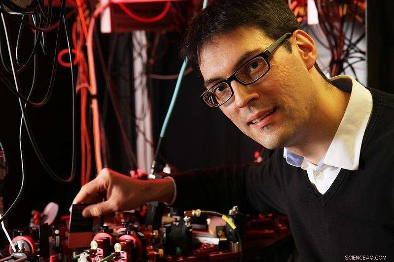 First-Ever Single-Atom Probe Harnesses Quantum Information