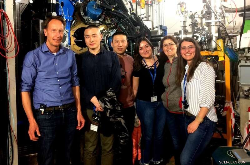 Exotic Atomic Nuclei Uncover a Novel Superfluid Phase