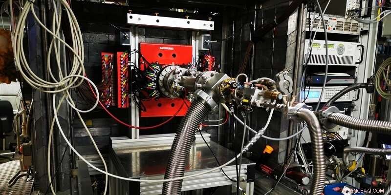 Breakthrough in Energy‑Efficient Electronics Promises Lower Power and Heat