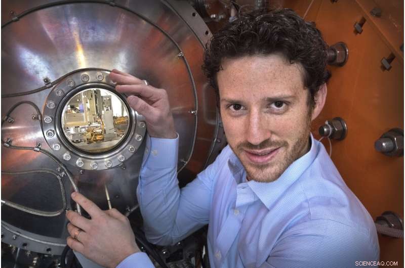 Quantum Phenomenon Causes Unexpected Expansion in Samarium Sulfide