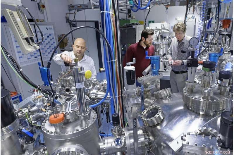 Researchers Unveil Breakthrough in Memristor Material Composition