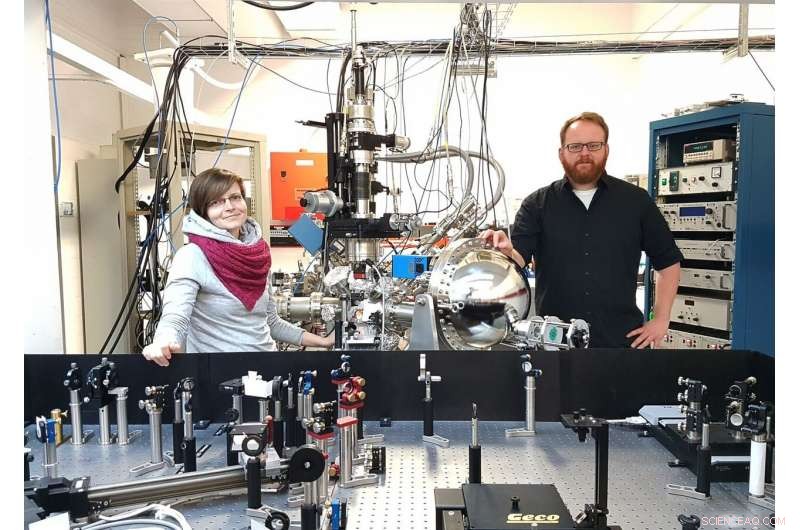 Physics Team Captures Ultra-Fast Electronic Dynamics in Topological Material