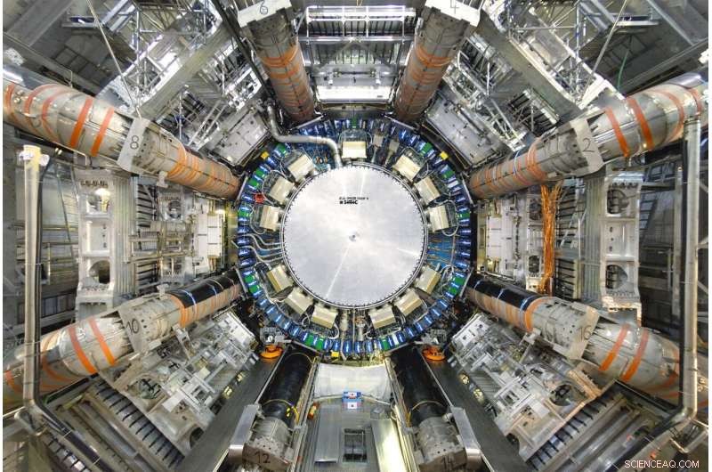 CERN Experiments Reveal First Evidence of Higgs Boson Decaying to Muons