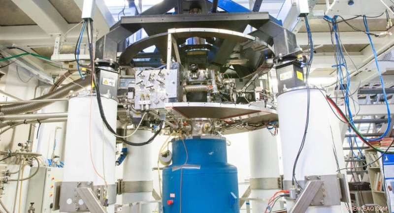 Groundbreaking First Observation of Time Crystals Interacting