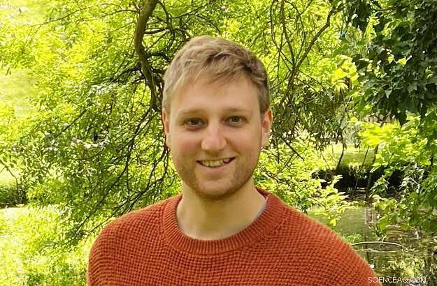 Harnessing Supercomputers to Model Hadrons