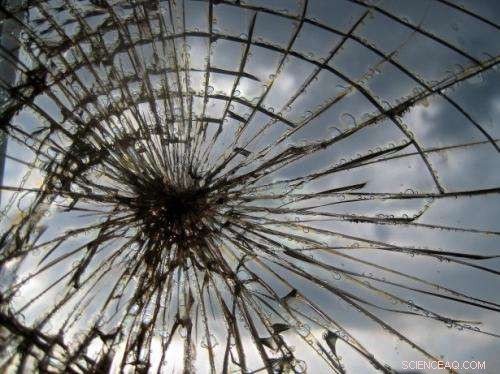 Unveiling the Physical Origin of the Memory Effect in Glass Materials