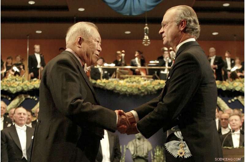 Japanese Nobel Laureate Masatoshi Koshiba, Pioneer of Neutrino Research, Passes Away at 94