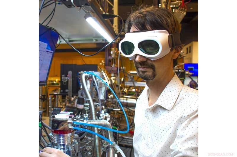 Breakthrough Technique Enables Direct Observation of Dark Excitons in 2D Semiconductors