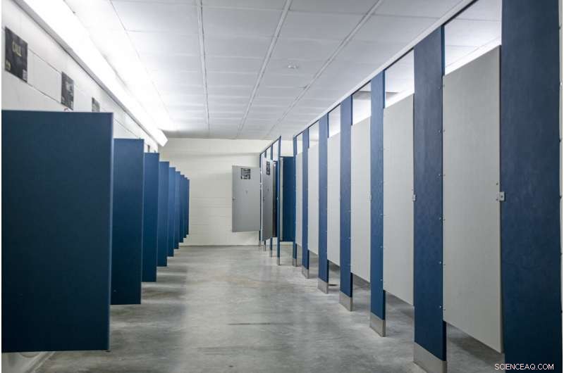 Public Toilet Use: Leave Promptly After Flushing to Reduce Aerosol Exposure