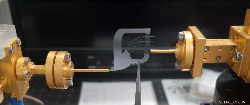 Silicon Multiplexer Chip Drives Next‑Gen Communications