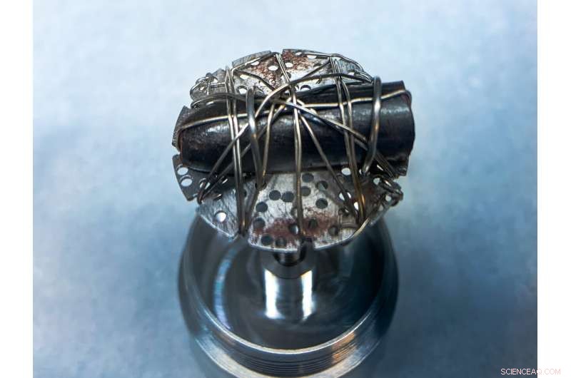 Neutron Scattering Solves 40-Year Mystery of Iron-Iodide Magnetism