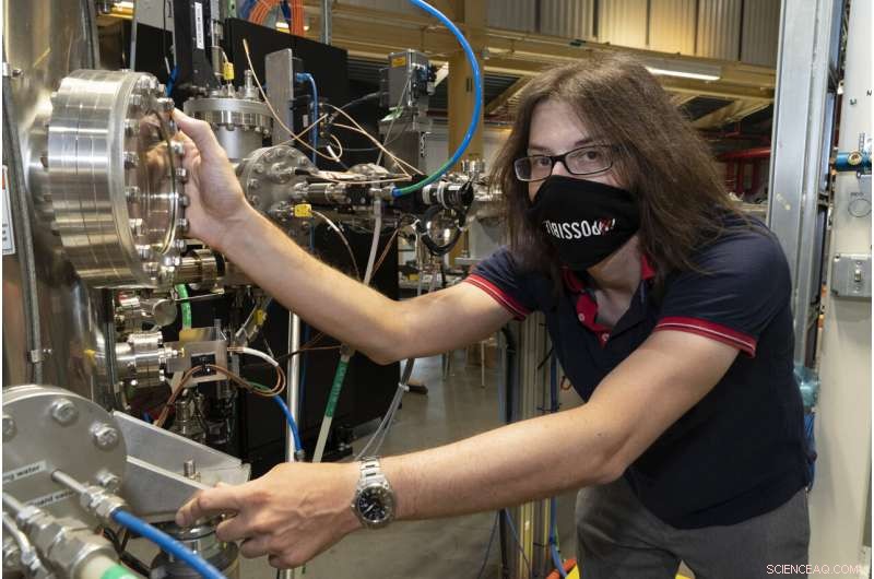 Physicists Reveal the Secrets of the World’s Thinnest Superconductor