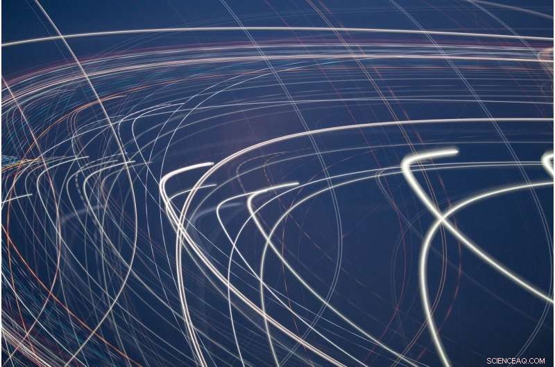 Scientists Achieve Ultra‑Fast Optical Orbiting of Nanoparticles Below the Diffraction Limit