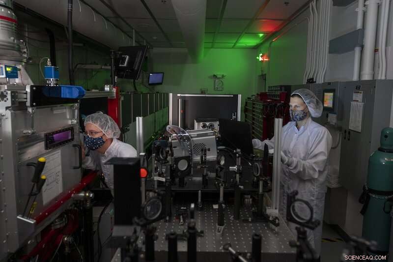 Revolutionary Plasma Lensing Advances High‑Intensity Laser Performance