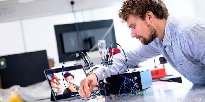 New Infrared Tech Accurately Gauges Ice Layer on Frozen Prawns