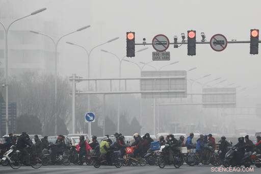 Heavy Smog Over China Forces Flight Cancellations and Road Closures