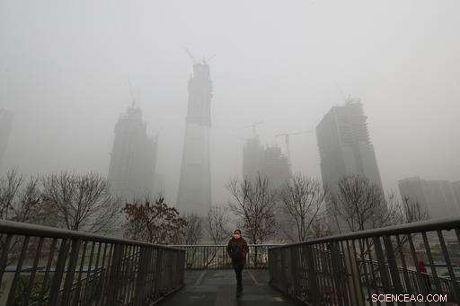 Heavy Smog Over China Forces Flight Cancellations and Road Closures