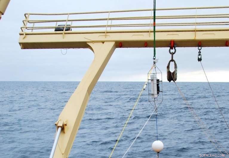 Advanced Mooring System to Monitor Sub‑Antarctic Ice Conditions