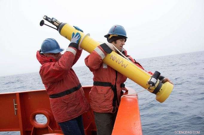 University of Washington Oceanographer Deploys Robotic Floats in Antarctic Mission