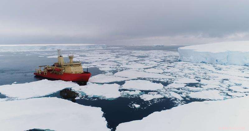 University of Washington Oceanographer Deploys Robotic Floats in Antarctic Mission