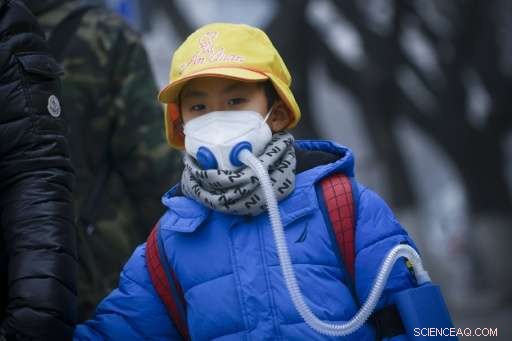 China Orders Meteorological Offices to Suspend Smog Alerts, Allowing Fog Warnings