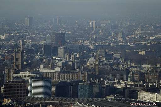 London Mayor Warns Citizens of Air Pollution Health Risks