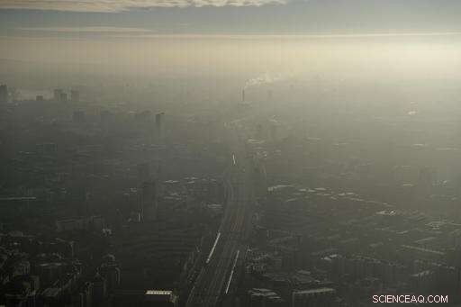 London Mayor Warns Citizens of Air Pollution Health Risks