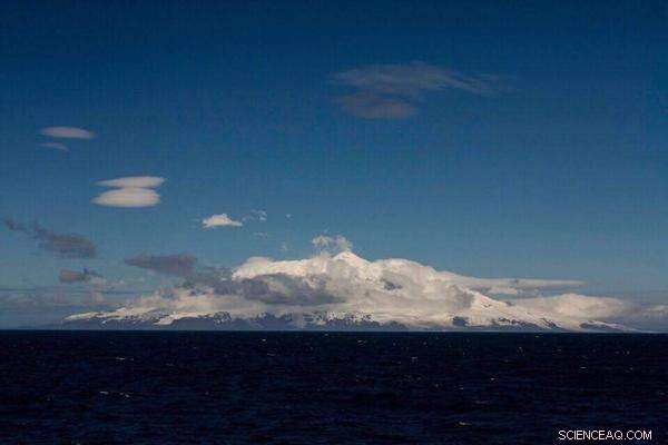 ACE Expedition Concludes First Leg Around Antarctica, Arrives in Hobart