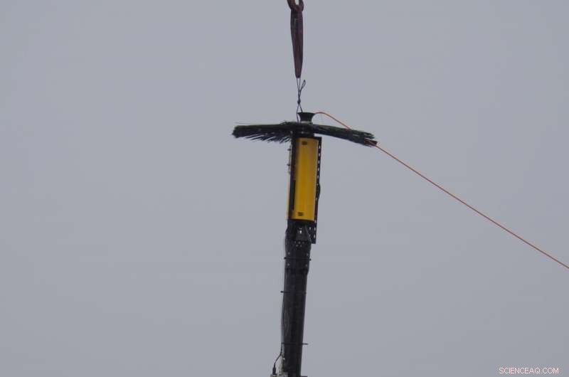 Researchers Reveal How Antarctic Meltwater Sinks to Ocean Depths