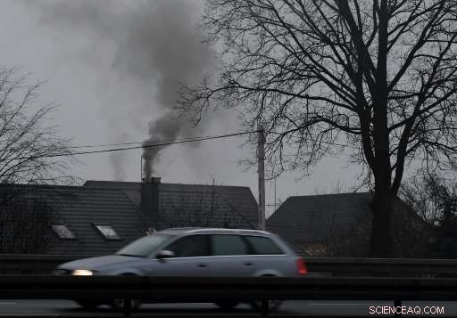 Heavy Smog Threatens Polish Cities: Coal Use Linked to 50,000 Premature Deaths Annually