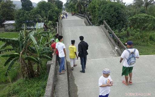 Nighttime Earthquake in the Philippines Leaves Six Dead and Damages Runway