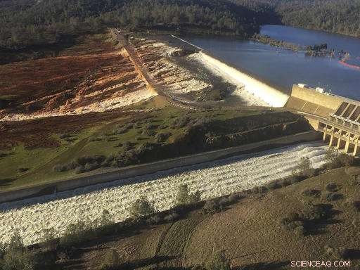 188,000 Residents Ordered to Evacuate Near Northern California Dam Due to Spillway Risk