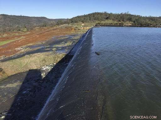 188,000 Residents Ordered to Evacuate Near Northern California Dam Due to Spillway Risk