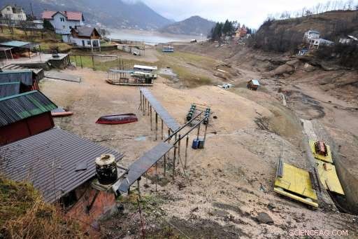 High‑Voltage Energy Project Drains Bosnia s Jablanica Lake, Endangering Fish Stocks