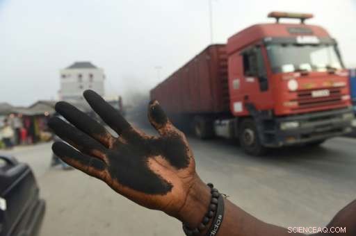 Black Soot Covers Port Harcourt, Nigeria s Major Oil Hub