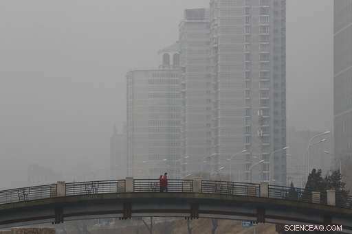 Chinese Lawyers File Lawsuit Against Authorities Over Persistent Smog Crisis