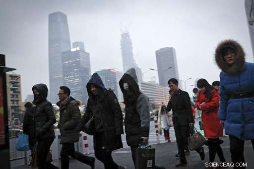 Chinese Lawyers File Lawsuit Against Authorities Over Persistent Smog Crisis