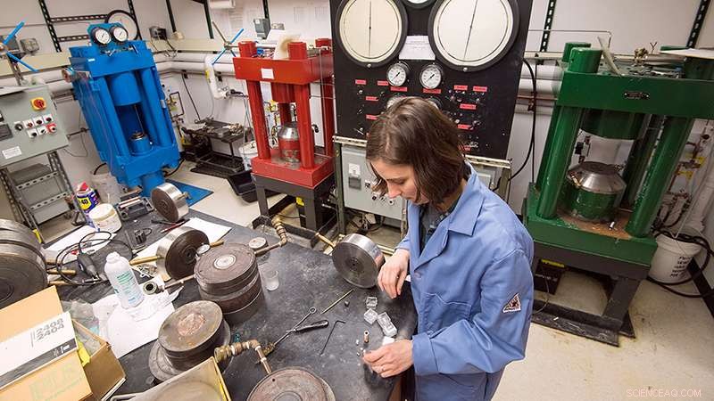 New Study Reveals Earth s Mantle Is Significantly Hotter Than Previously Estimated