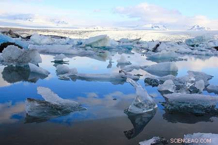 New Computer Model Reveals How Iceberg Breakup Shapes Sea‑Level Rise