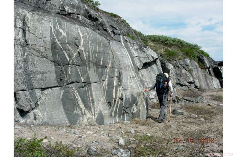 Earth’s First Proven Self‑Recycling Crust: A Breakthrough in Planetary Geology