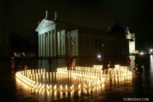 Global Cities and Iconic Landmarks Power Down for Earth Hour