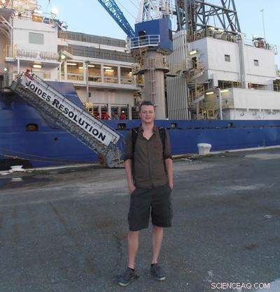 Antarctic Ice Cycles Mirror Ancient CO₂ Shifts, Revealed by Southampton Scientists