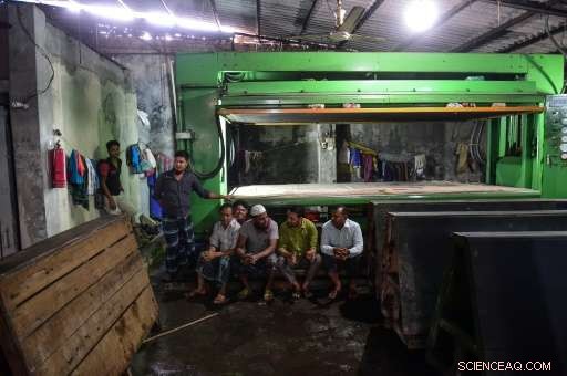 Bangladesh Shuts Historic Tannery Quarter, Ending One of World s Most Polluted Sites