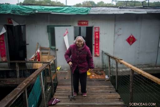 Shanghai’s River Clean‑Up Leaves Boat‑Dwellers Uncertain