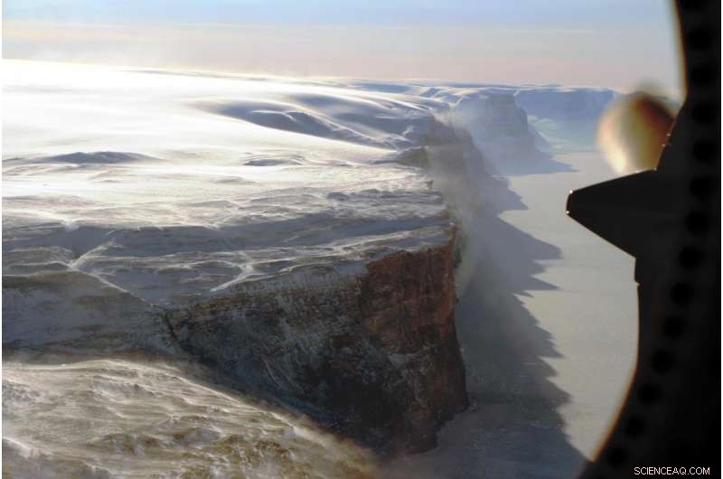 NASA Captures New Crack in Greenland s Petermann Glacier Ice Shelf