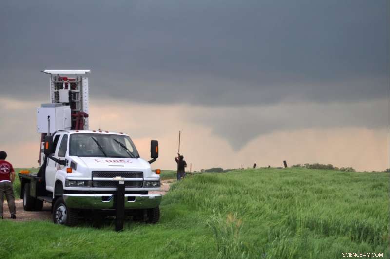 SimRadar: Cutting‑Edge Polarimetric Radar Simulator for Tornado Debris Analysis