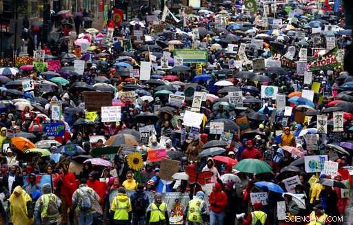 Thousands Brave Harsh Weather to Protest Trump’s Climate Policies Nationwide