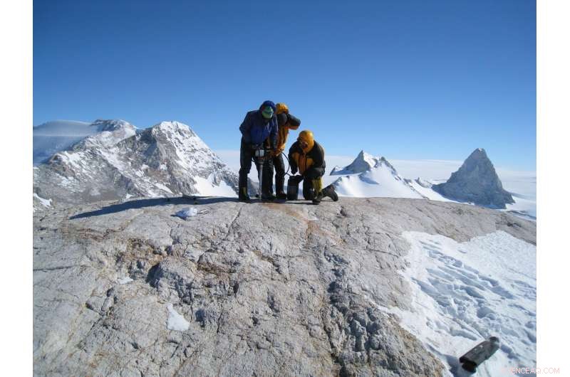 Antarctic Ice Core Study Confirms Long-Term Stability of Central Ice Sheet