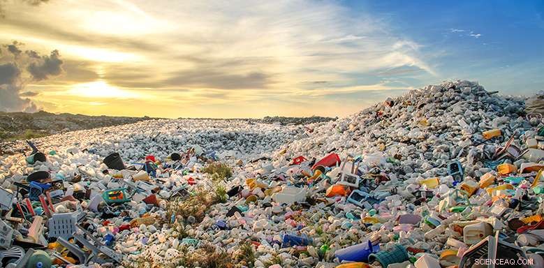 Plastics: More Than Garbage – Innovative Approaches to Waste Management