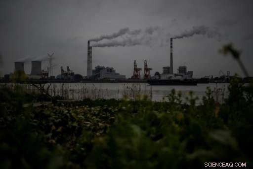 China Champions Climate Action, Extends Support to California